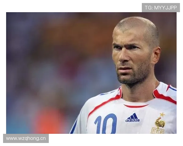 齐达内中场艺术解析:控球调度与节奏掌控的典范 齐达内中场艺术解析:控球调度与节奏掌控的典范