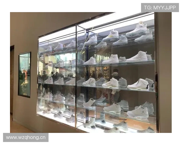 杨力维这日常，比场上拼命还夸张，鞋柜里藏着一季的球鞋你信？